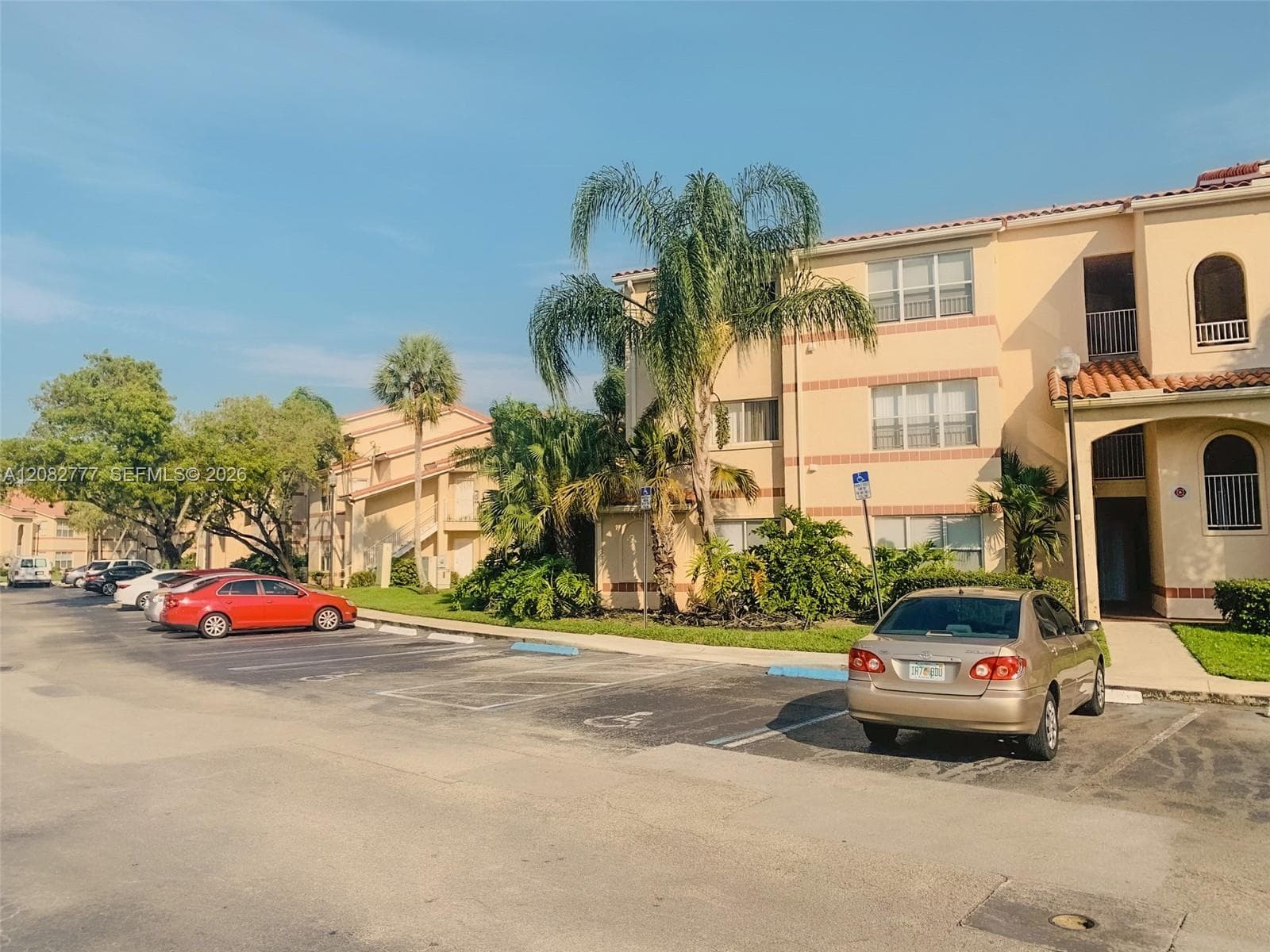 3380 N Pinewalk Dr N # 1111, Margate FL 33063 - Margate, FL - Photo 1