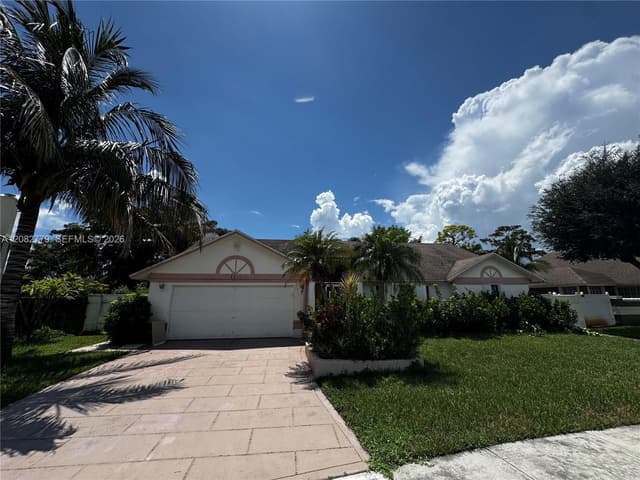 110 Hemingway Ct, Royal Palm Beach FL 33411 - Royal Palm Beach, FL - Photo 3