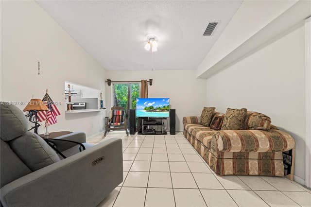 20315 SW 86th Ct, Cutler Bay FL 33189 - Cutler Bay, FL - Photo 5