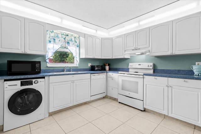 892 WORCESTER Lane # B, Lake Worth FL 33467 - Lake Worth, FL - Photo 3