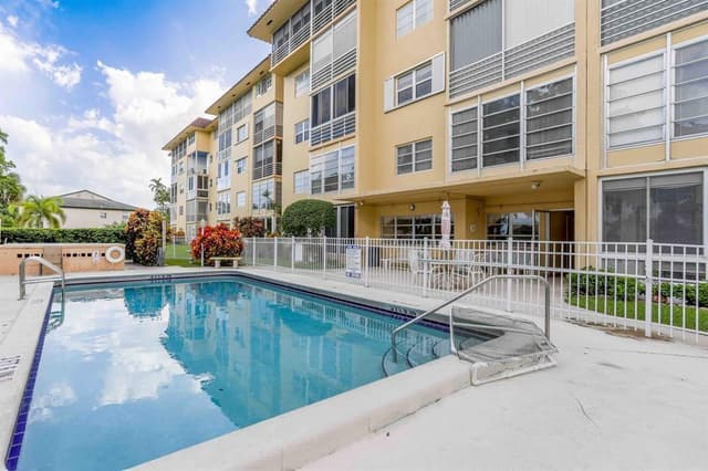 4100 CRYSTAL LAKE Drive # 110, Deerfield Beach FL 33064 - Deerfield Beach, FL - Photo 5