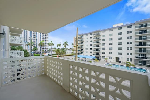 1901 S Ocean Dr # 303, Hollywood FL 33019 - Hollywood, FL - Photo 2