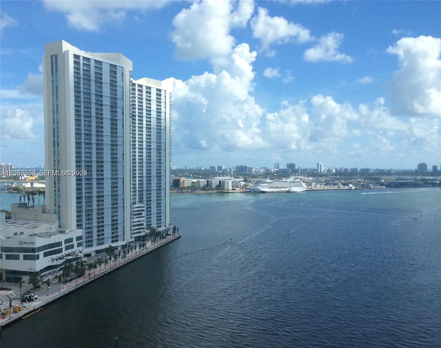 325 NE Biscayne Blvd # 1923, Miami FL 33131 - Miami, FL - Photo 1