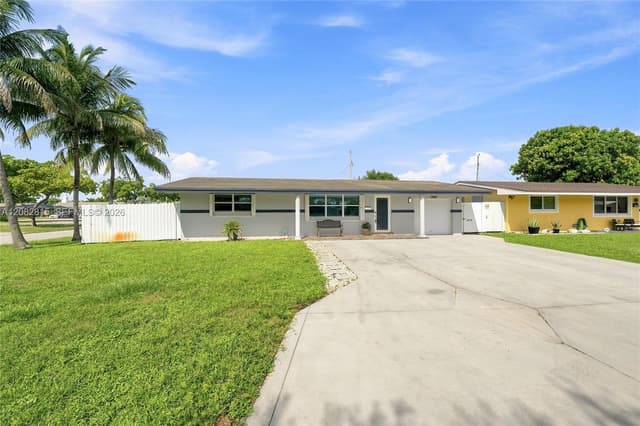 1000 NW 76th Ter, Pembroke Pines FL 33024 - Pembroke Pines, FL - Photo 3