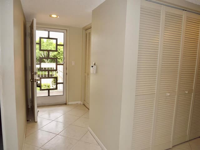 6112 Huntwick Terrace # 205, Delray Beach FL 33484 - Delray Beach, FL - Photo 4