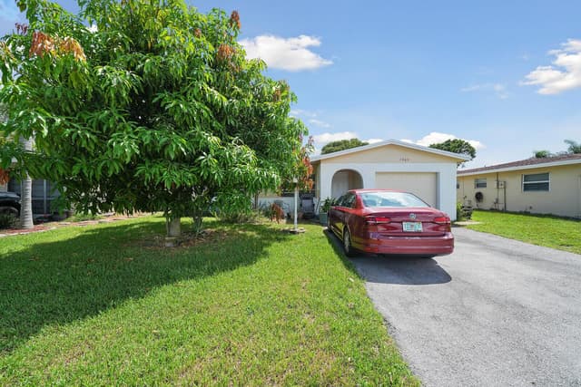 1060 NW 49th Court, Deerfield Beach FL 33064 - Deerfield Beach, FL - Photo 2