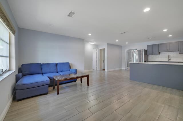 1060 NW 49th Court, Deerfield Beach FL 33064 - Deerfield Beach, FL - Photo 5