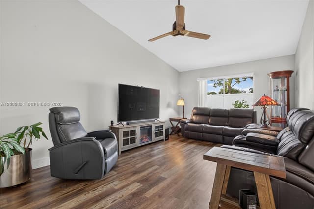 7913 NW 20th St, Margate FL 33063 - Margate, FL - Photo 4