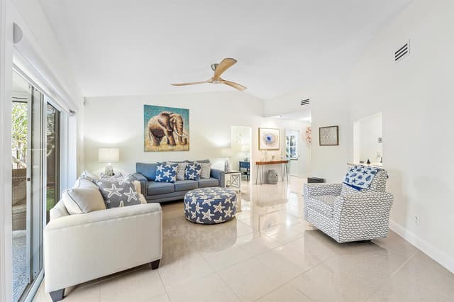 140 Arrowhead Circle, Jupiter FL 33458 - Jupiter, FL - Photo 2