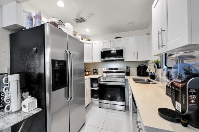 406 SW 15TH Terrace, Delray Beach FL 33444 - Delray Beach, FL - Photo 5