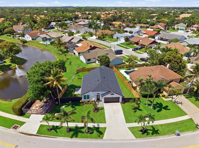 6325 Indian Wells Boulevard, Boynton Beach FL 33437 - Boynton Beach, FL - Photo 2