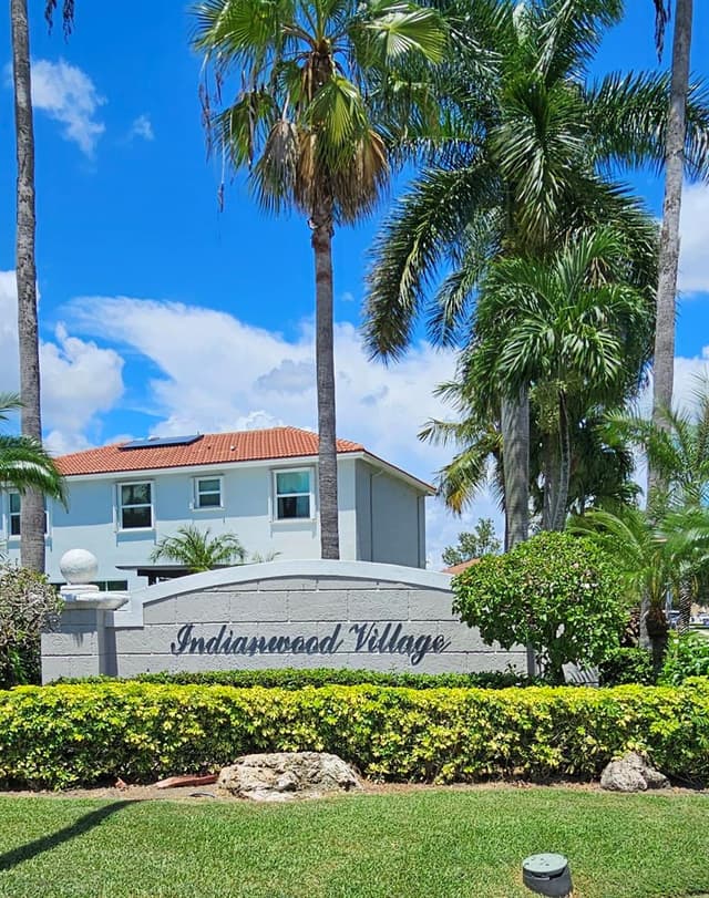 5291 Indianwood Village Lane, Lake Worth FL 33463 - Lake Worth, FL - Photo 2