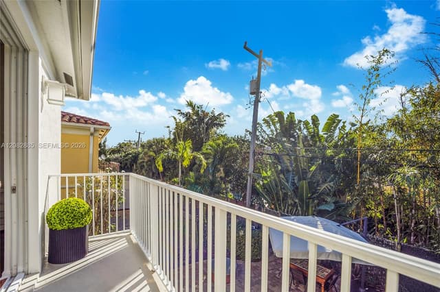 2656 NE 30th Pl, Fort Lauderdale FL 33306 - Fort Lauderdale, FL - Photo 4