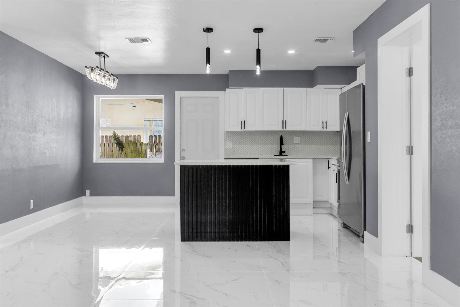 915 SW 3RD Street, Boynton Beach FL 33435 - Boynton Beach, FL - Photo 1