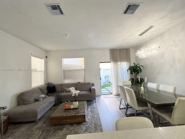 11449 W 34th Ln, Hialeah FL 33018 - Hialeah, FL - Photo 5