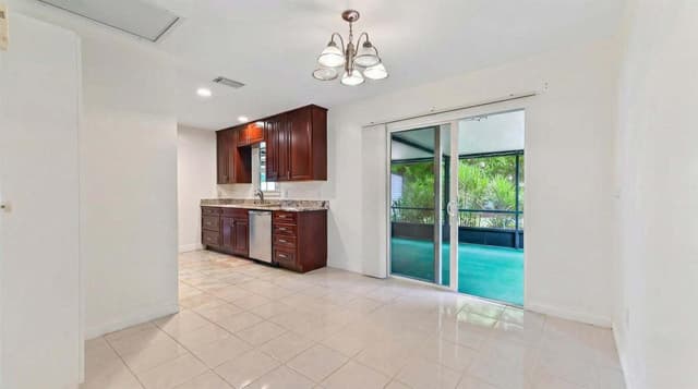 428 ALEMEDA Drive, Palm Springs FL 33461 - Palm Springs, FL - Photo 4