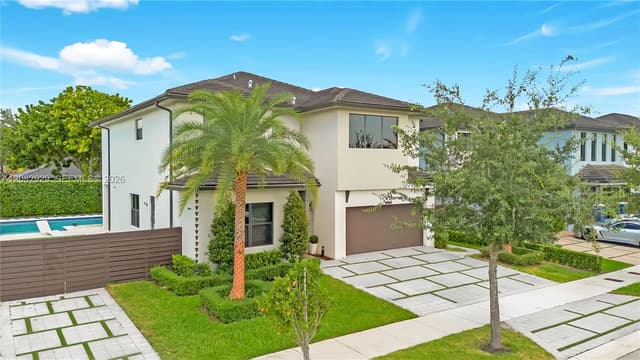 8981 NW 161st Ter, Miami Lakes FL 33018 - Miami Lakes, FL - Photo 2