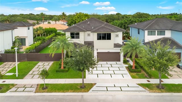 8981 NW 161st Ter, Miami Lakes FL 33018 - Miami Lakes, FL - Photo 3