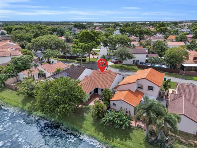 17624 NW 63rd Ct, Hialeah FL 33015 - Hialeah, FL - Photo 6