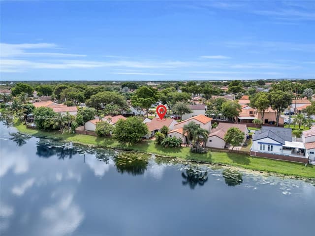 17624 NW 63rd Ct, Hialeah FL 33015 - Hialeah, FL - Photo 7