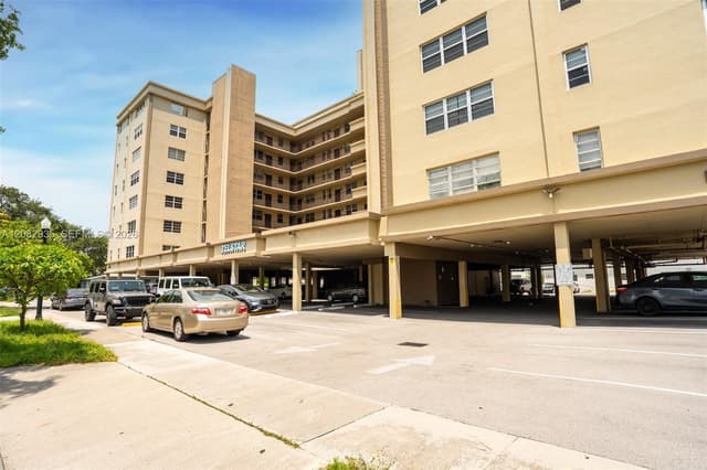 1811 Jefferson St # 601, Hollywood FL 33020 - Hollywood, FL - Photo 2