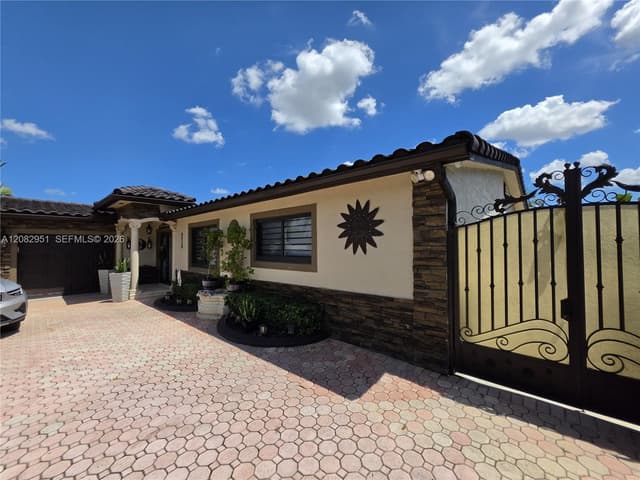 8450 NW 178th St, Hialeah FL 33015 - Hialeah, FL - Photo 5
