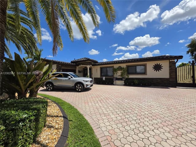 8450 NW 178th St, Hialeah FL 33015 - Hialeah, FL - Photo 4
