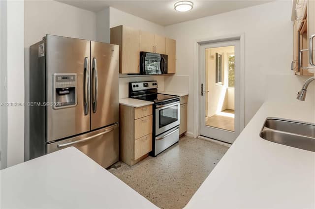 206 NE 5th Ave, Dania Beach FL 33004 - Dania Beach, FL - Photo 4