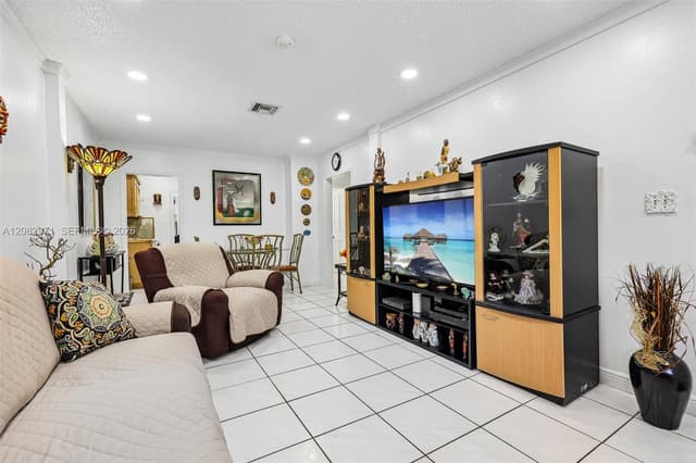 6531 SW 20th St, West Miami FL 33155 - West Miami, FL - Photo 7