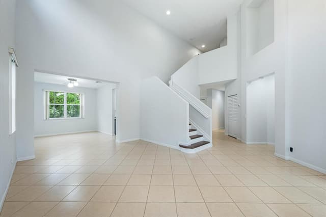 890 HAWTHORN Terrace, Weston FL 33327 - Weston, FL - Photo 4