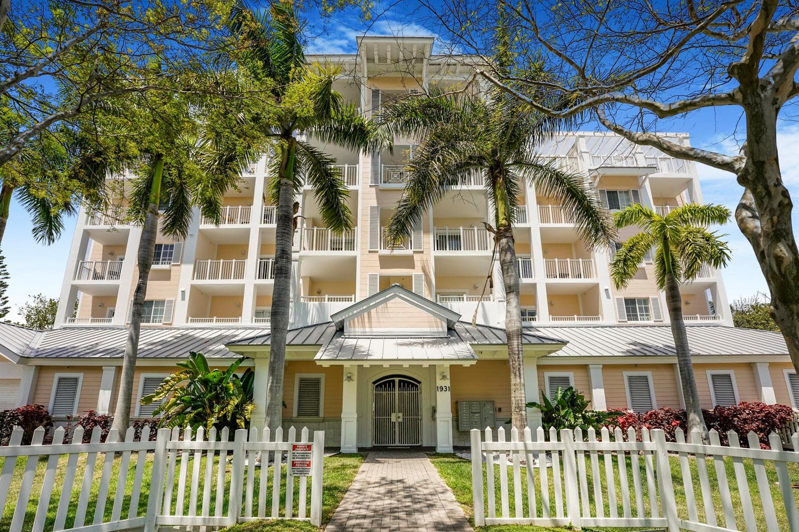 1931 NE 2ND Street # 301, Deerfield Beach FL 33441 - Deerfield Beach, FL - Photo 1