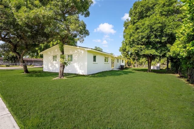 10441 SW 46th Ter, Miami FL 33165 - Miami, FL - Photo 2