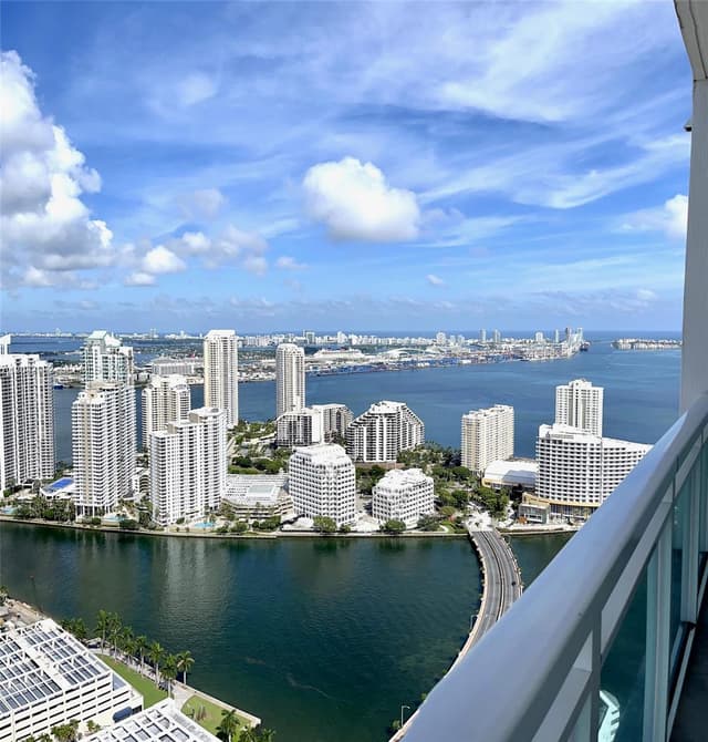 950 Brickell Bay Dr # 4908, Miami FL 33131 - Miami, FL - Photo 2