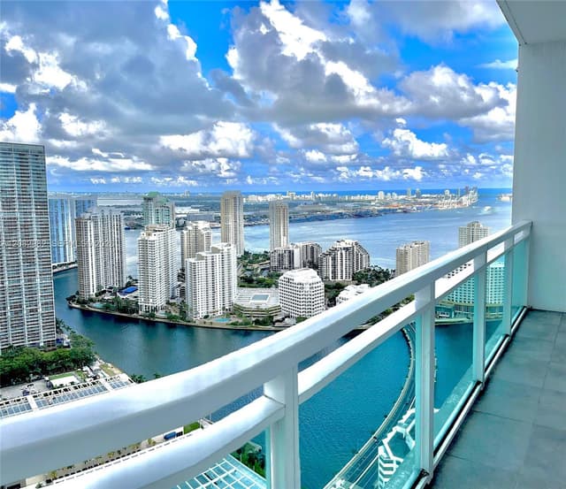 950 Brickell Bay Dr # 4908, Miami FL 33131 - Miami, FL - Photo 3