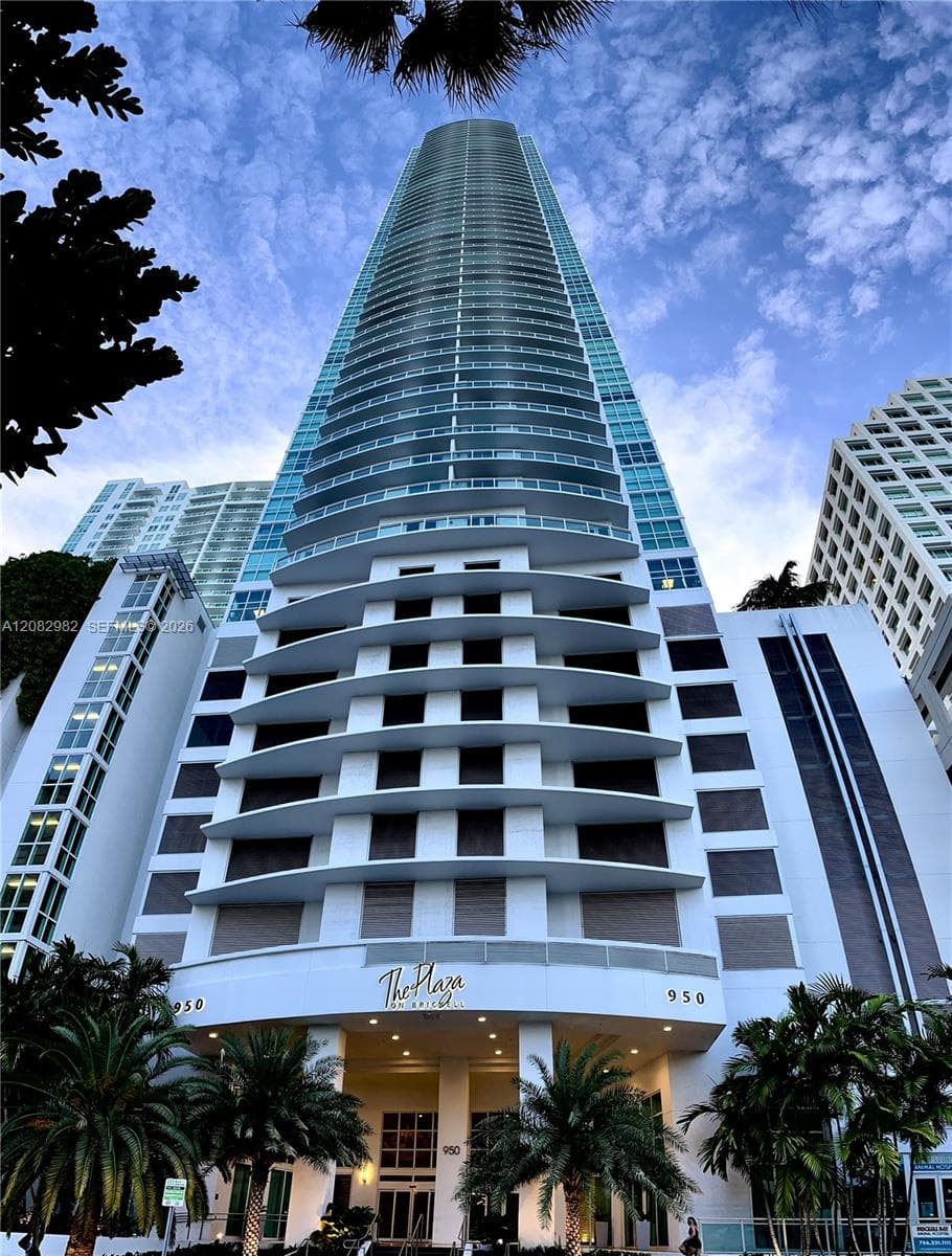 950 Brickell Bay Dr # 4908, Miami FL 33131 - Miami, FL - Photo 1