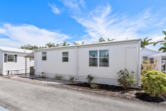13 Hibiscus Drive # H, Briny Breezes FL 33435 - Briny Breezes, FL - Photo 2