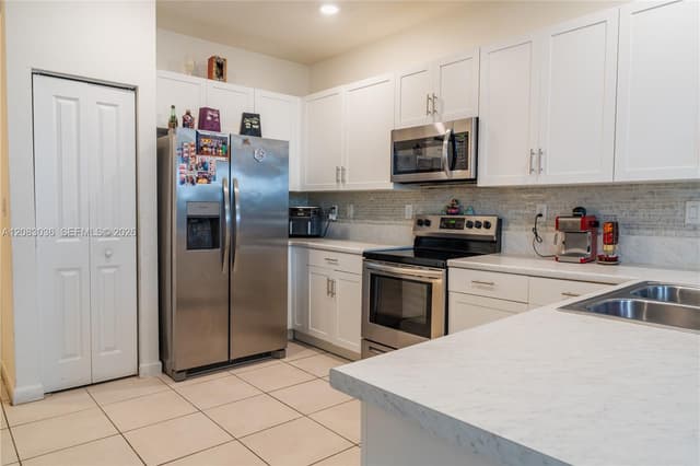 2641 SE 12th St, Homestead FL 33035 - Homestead, FL - Photo 7