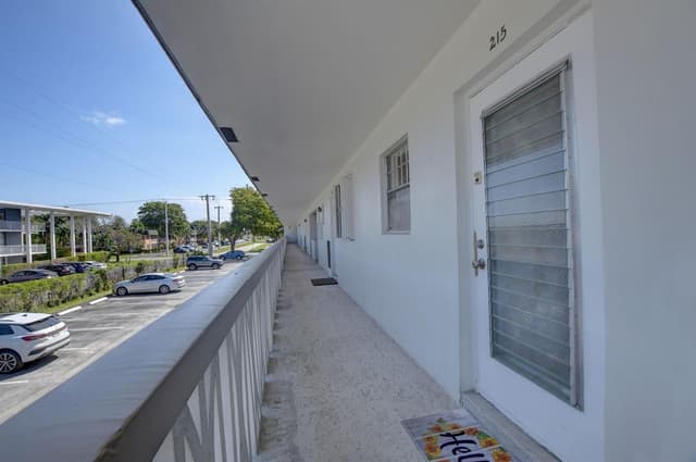 899 SE 2nd Avenue # 215, Deerfield Beach FL 33441 - Deerfield Beach, FL - Photo 2