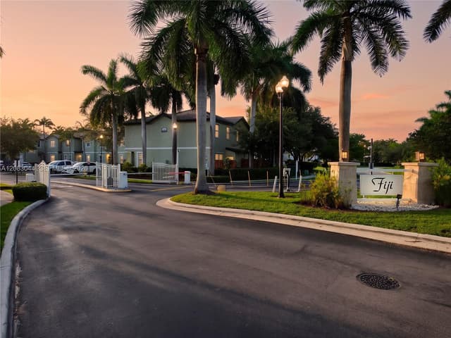 132 SE 28th Pl # 7, Homestead FL 33033 - Homestead, FL - Photo 2