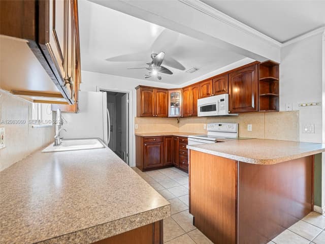 3180 Carol Ave, Palm Springs FL 33461 - Palm Springs, FL - Photo 7