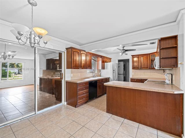 3180 Carol Ave, Palm Springs FL 33461 - Palm Springs, FL - Photo 5