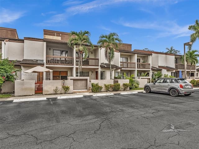 10110 NW 41st St # 7, Doral FL 33178 - Doral, FL - Photo 2