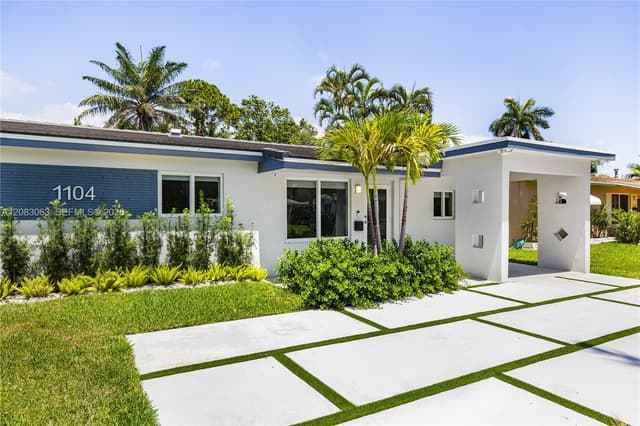 1104 N 13th Ter, Hollywood FL 33019 - Hollywood, FL - Photo 2
