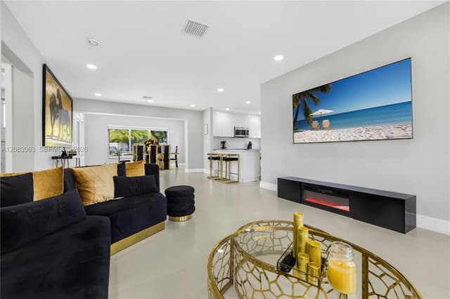 1104 N 13th Ter, Hollywood FL 33019 - Hollywood, FL - Photo 6