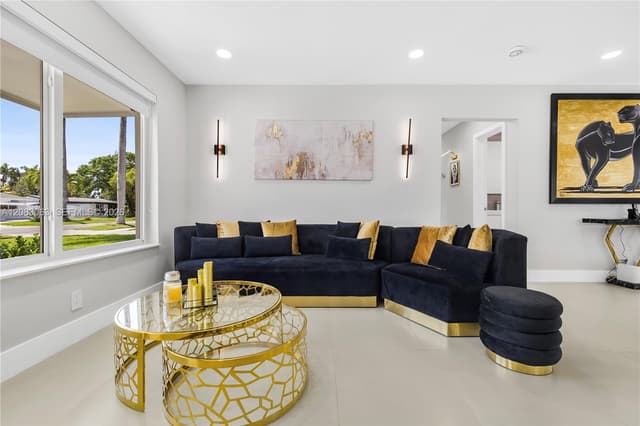 1104 N 13th Ter, Hollywood FL 33019 - Hollywood, FL - Photo 4