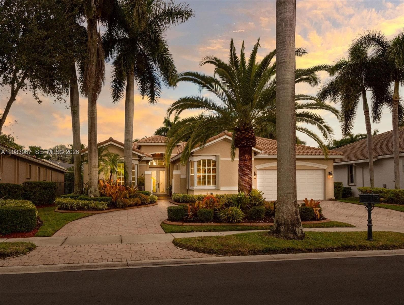 2552 Jardin Ln, Weston FL 33327 - Weston, FL - Photo 1