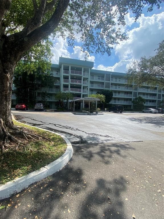 802 Cypress Grove Lane # 408, Pompano Beach FL 33069 - Pompano Beach, FL - Photo 2