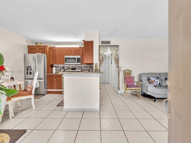 11492 NW 43rd St # 11492, Coral Springs FL 33065 - Coral Springs, FL - Photo 7