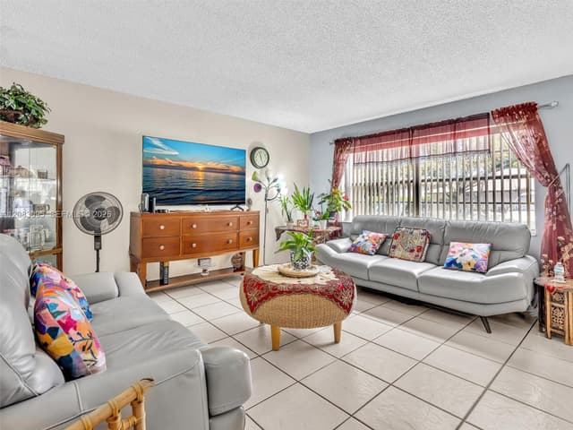 11492 NW 43rd St # 11492, Coral Springs FL 33065 - Coral Springs, FL - Photo 4