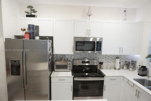 10589 W 32nd Ln, Hialeah Gardens FL 33018 - Hialeah Gardens, FL - Photo 7